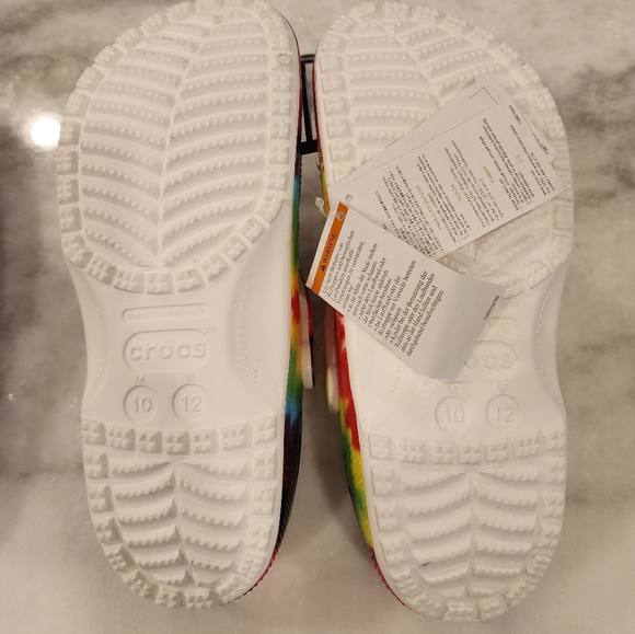 Nwt mens 10 women's 12 tie dye crocs - Picture 2 of 2